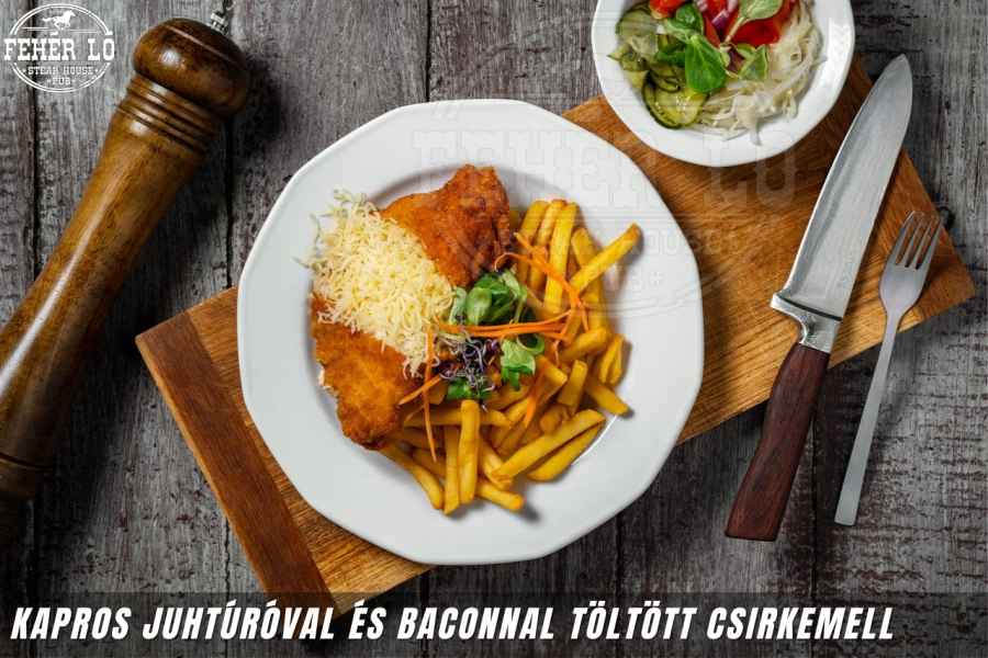 Kapros juhtúróval és baconnal töltött csirkemell